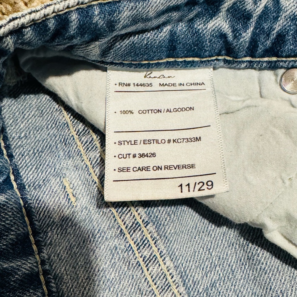 Kancan Women’s Blue Jean With Hole On Right Knee. - Picture 4 of 5